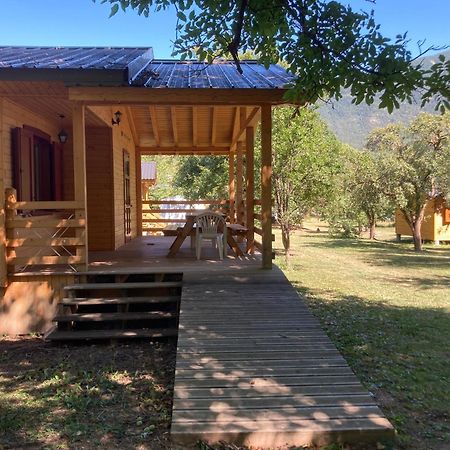 Camping, Hotel De Plein Air Les Cariamas Chateauroux-les-Alpes ภายนอก รูปภาพ