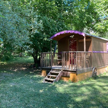Camping, Hotel De Plein Air Les Cariamas Chateauroux-les-Alpes ภายนอก รูปภาพ