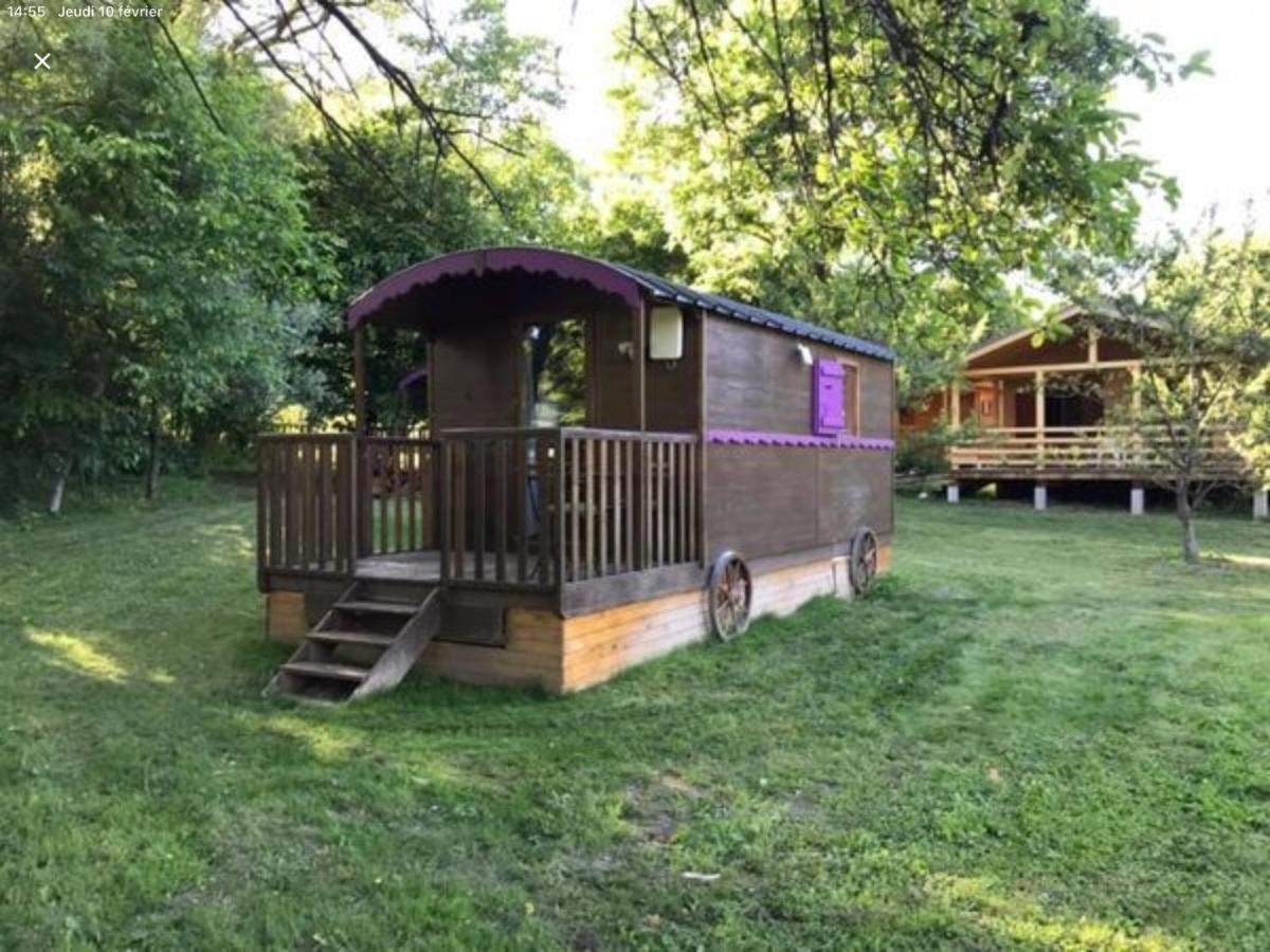 Camping, Hotel De Plein Air Les Cariamas Chateauroux-les-Alpes ภายนอก รูปภาพ
