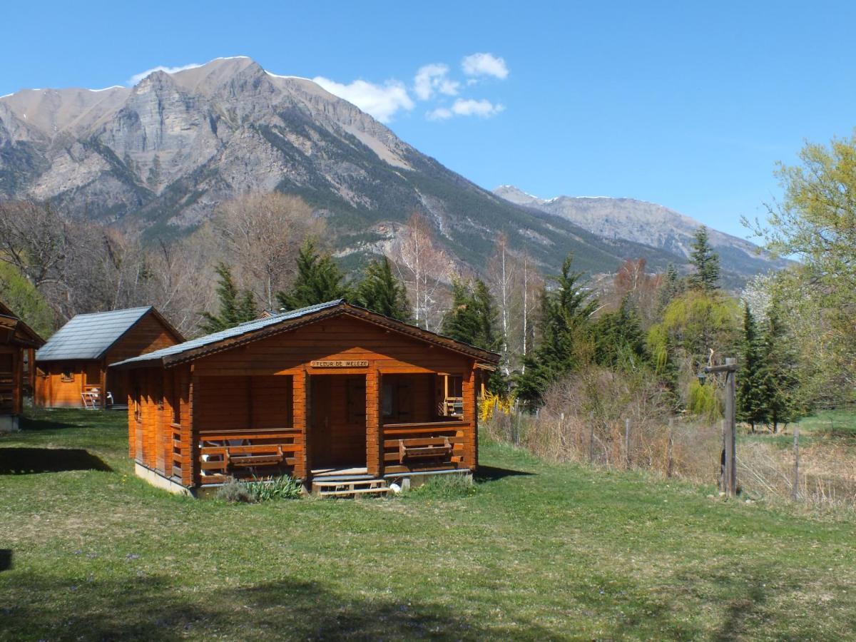 Camping, Hotel De Plein Air Les Cariamas Chateauroux-les-Alpes ภายนอก รูปภาพ