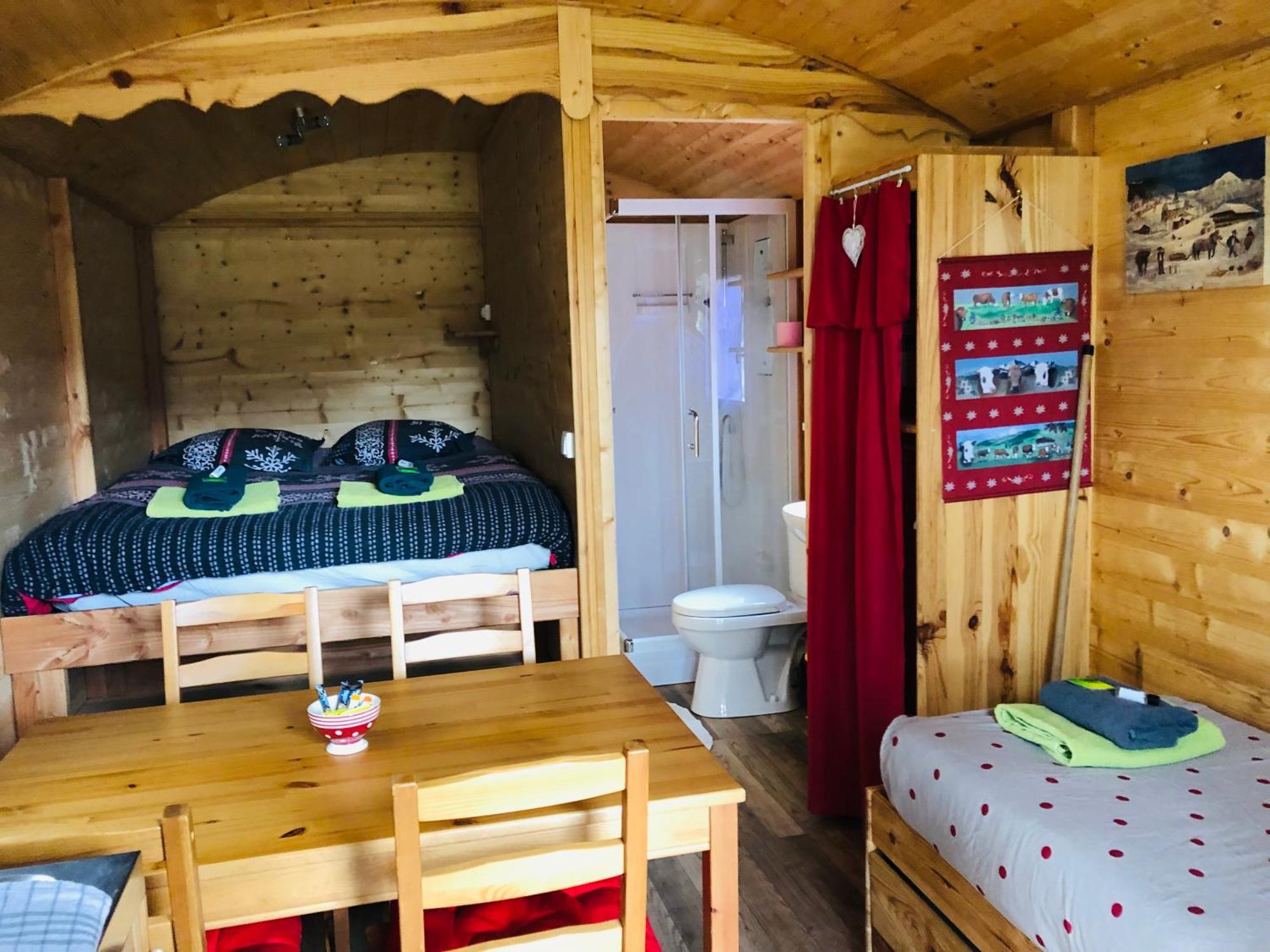 Camping, Hotel De Plein Air Les Cariamas Chateauroux-les-Alpes ภายนอก รูปภาพ