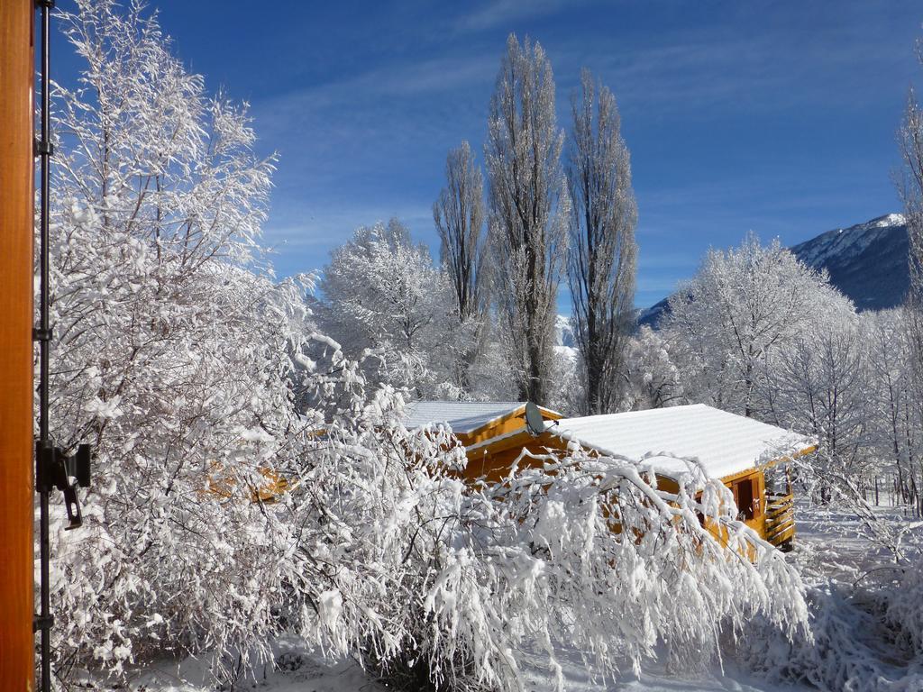 Camping, Hotel De Plein Air Les Cariamas Chateauroux-les-Alpes ภายนอก รูปภาพ