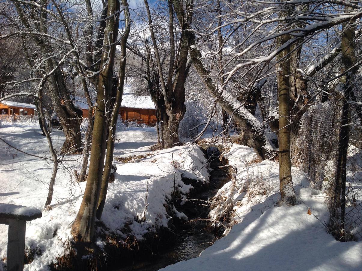 Camping, Hotel De Plein Air Les Cariamas Chateauroux-les-Alpes ภายนอก รูปภาพ