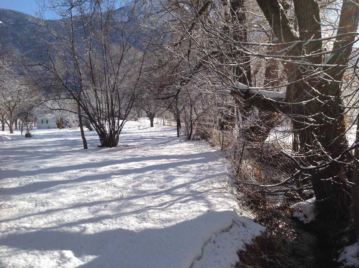 Camping, Hotel De Plein Air Les Cariamas Chateauroux-les-Alpes ภายนอก รูปภาพ