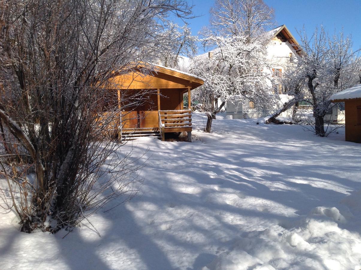 Camping, Hotel De Plein Air Les Cariamas Chateauroux-les-Alpes ภายนอก รูปภาพ