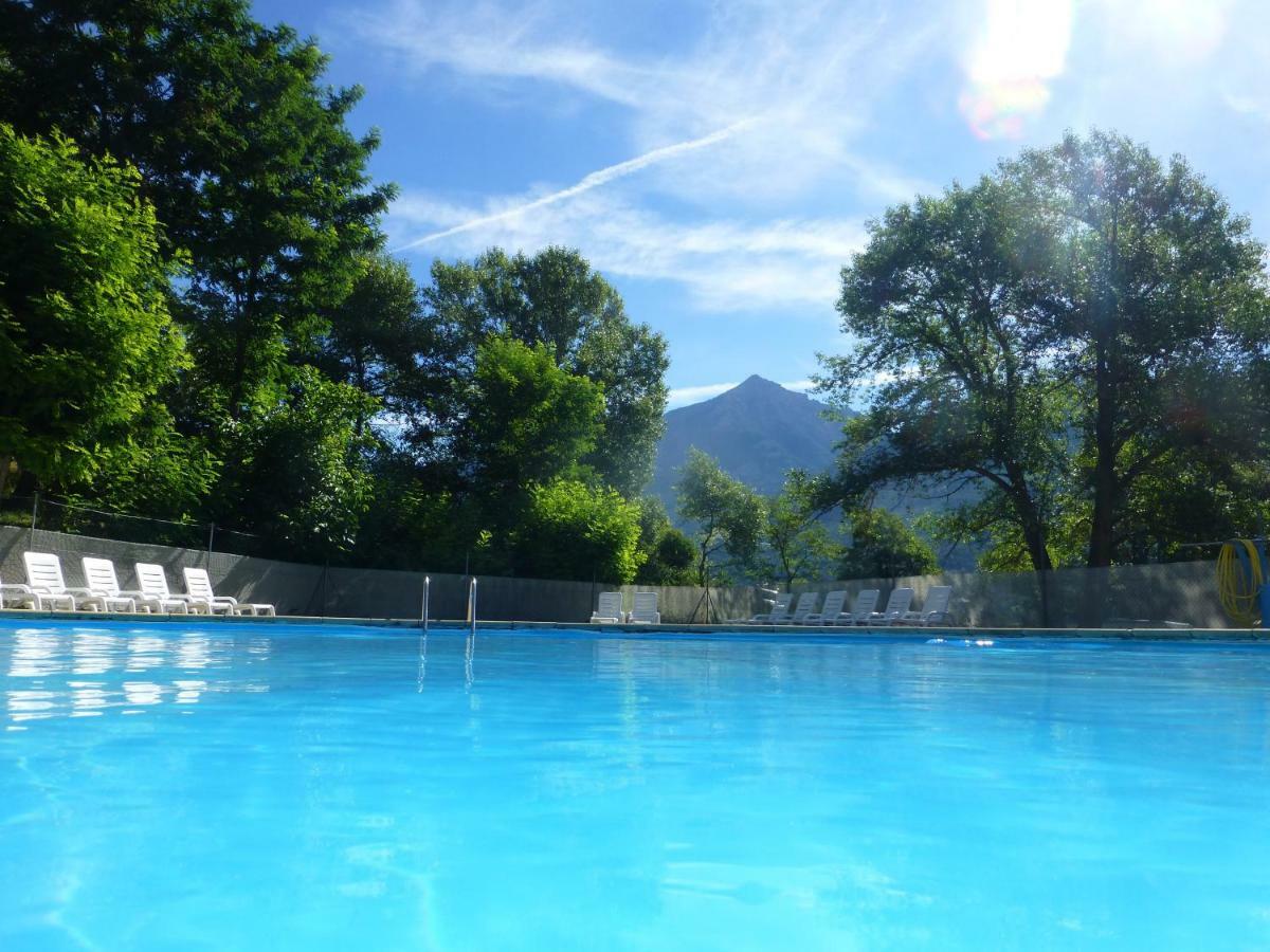 Camping, Hotel De Plein Air Les Cariamas Chateauroux-les-Alpes ภายนอก รูปภาพ